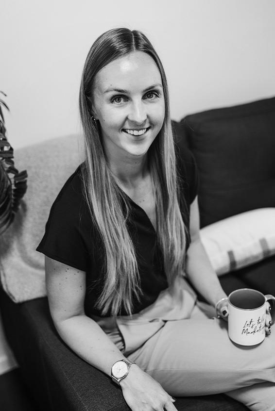 danique maas assistant marketing manager in black and white